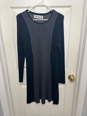 M. Rena Black and Gray Patterned Long-Sleeve Knit Dress